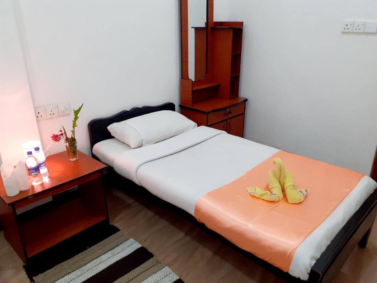 Subash Hotel Nallathanniya Esterno foto
