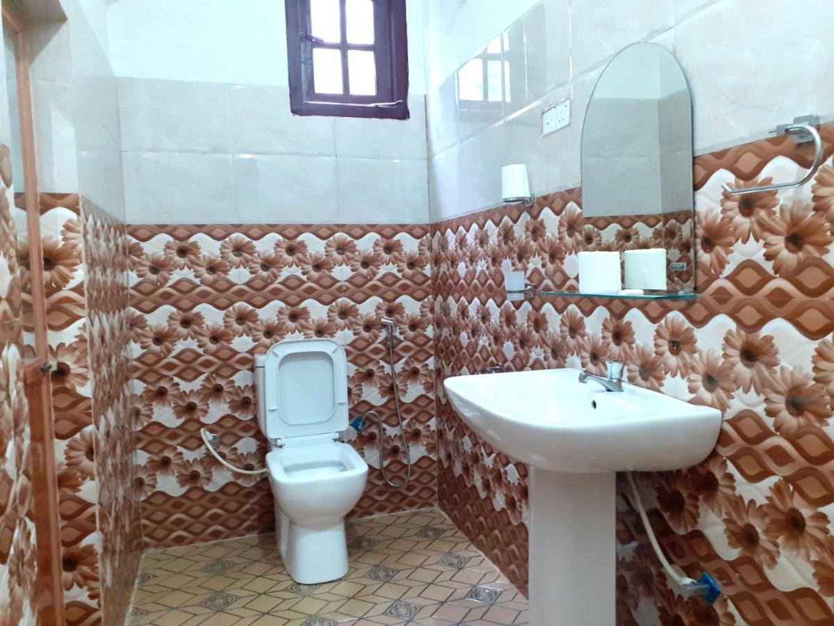 Subash Hotel Nallathanniya Esterno foto