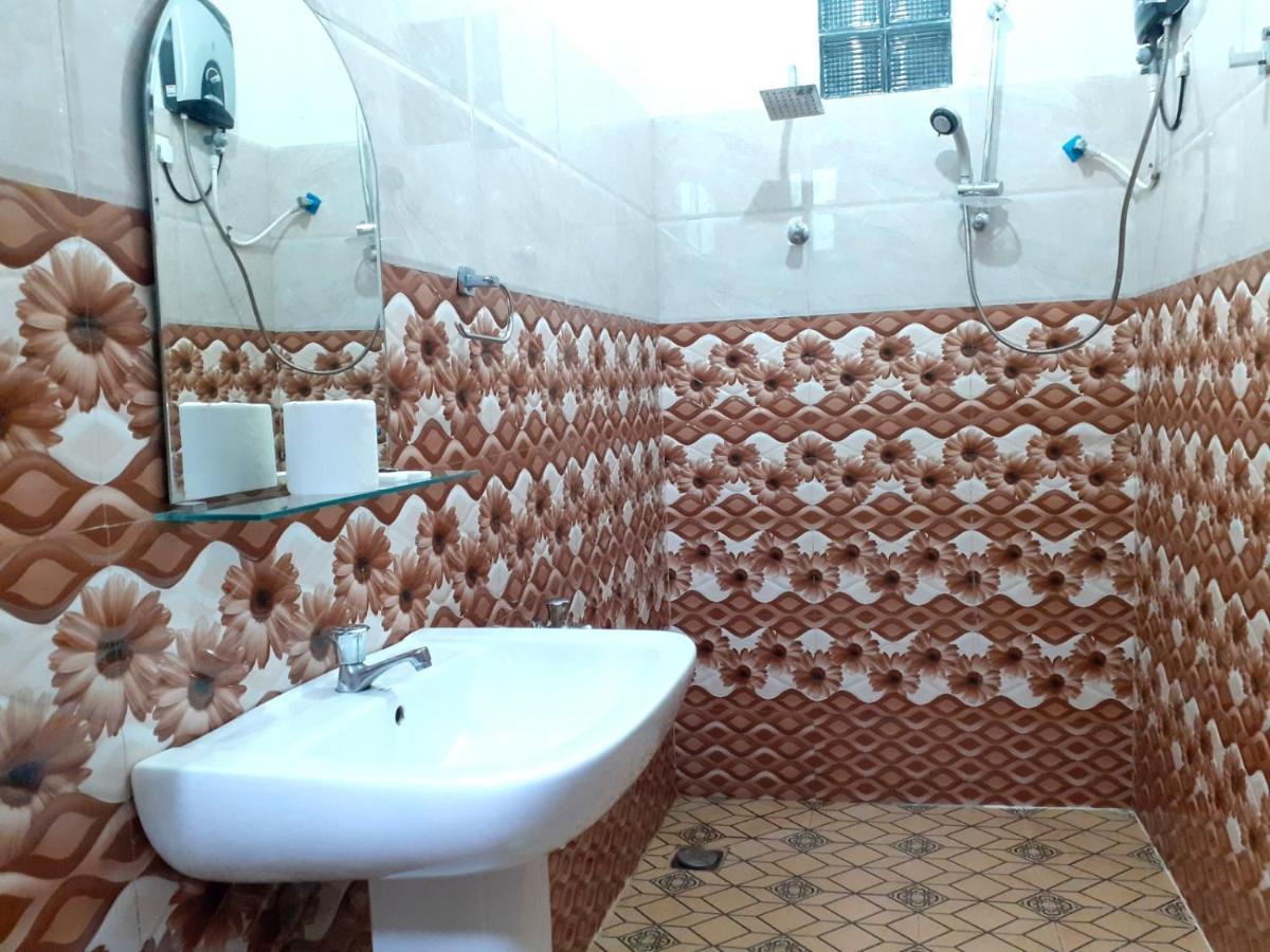 Subash Hotel Nallathanniya Esterno foto