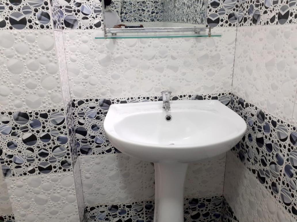 Subash Hotel Nallathanniya Esterno foto