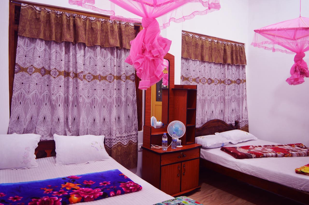 Subash Hotel Nallathanniya Esterno foto
