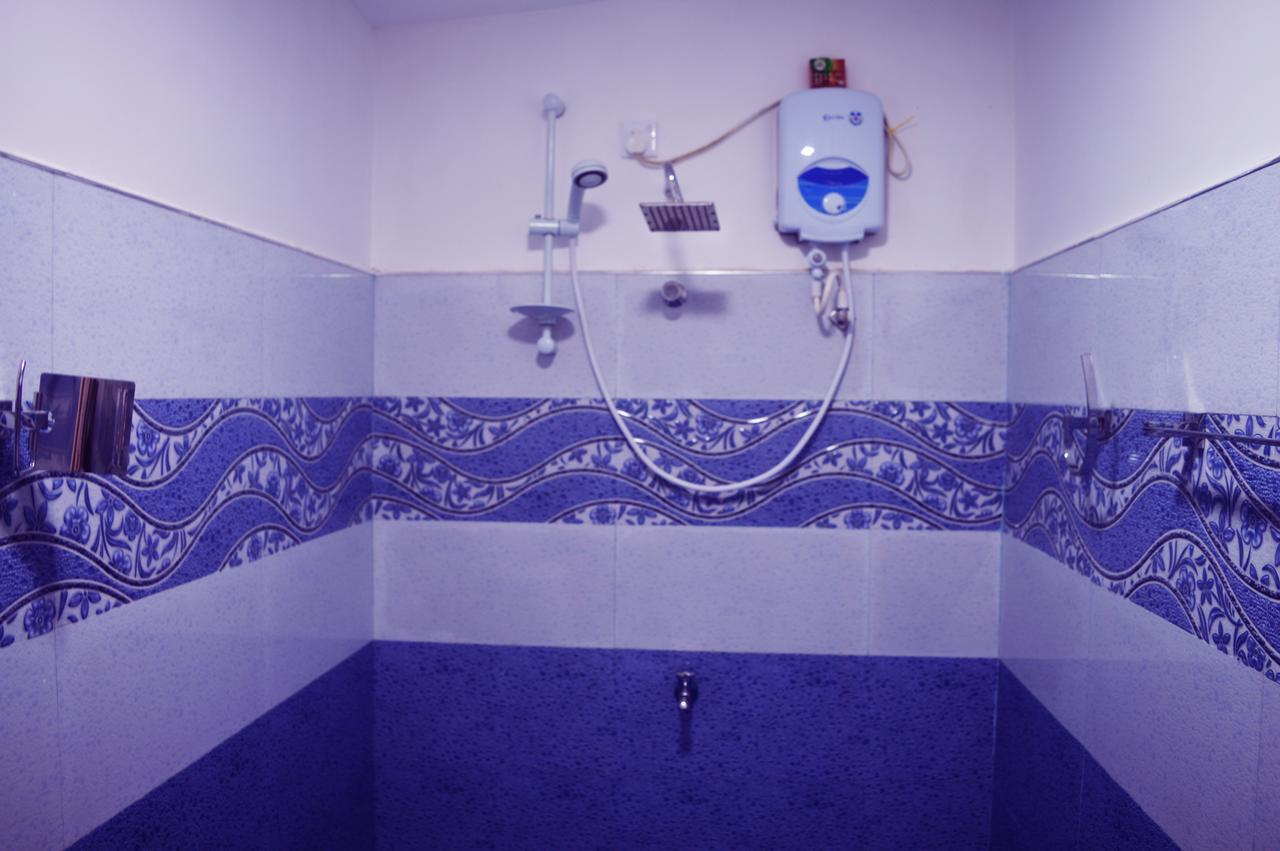 Subash Hotel Nallathanniya Esterno foto
