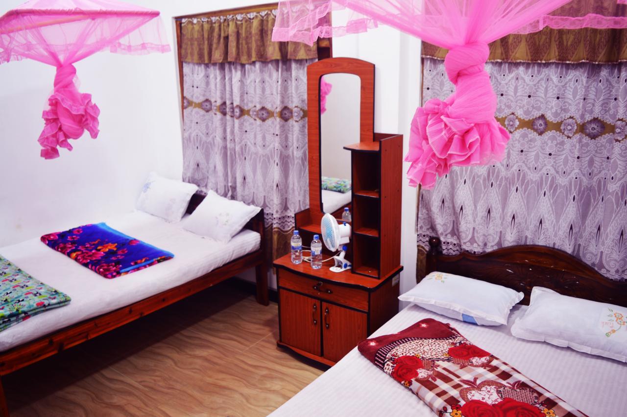 Subash Hotel Nallathanniya Esterno foto
