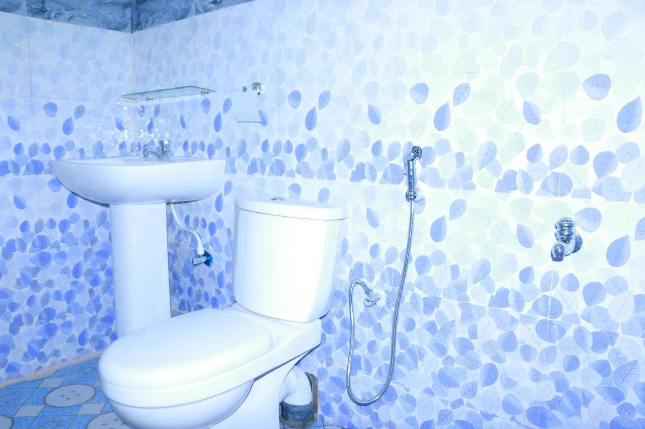 Subash Hotel Nallathanniya Esterno foto