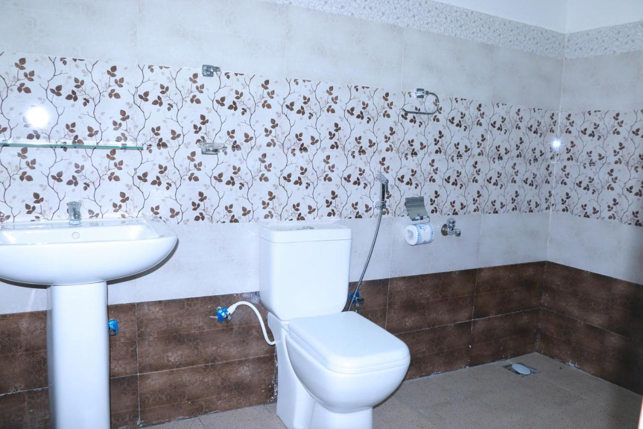 Subash Hotel Nallathanniya Esterno foto